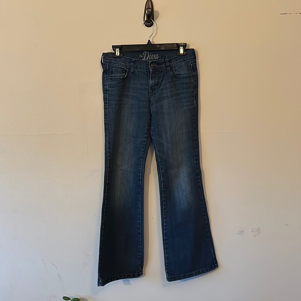 Old Navy Size 2 Regular The Diva dark wash jean with silver detail on rear pocke